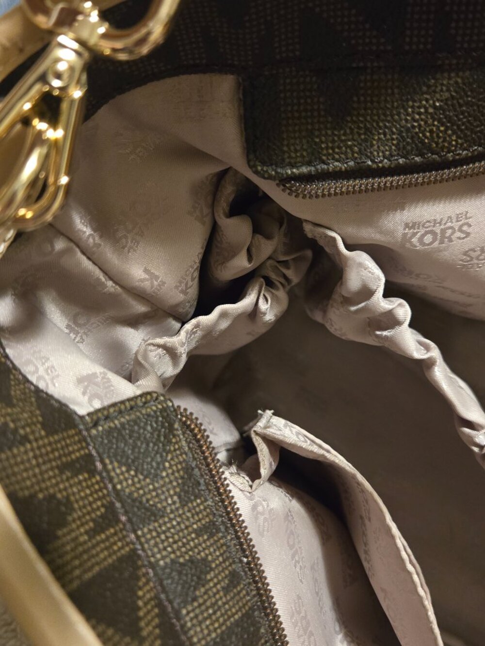 Michael Kors Authentic Tote/Diaper Bag - Picture 8 of 15